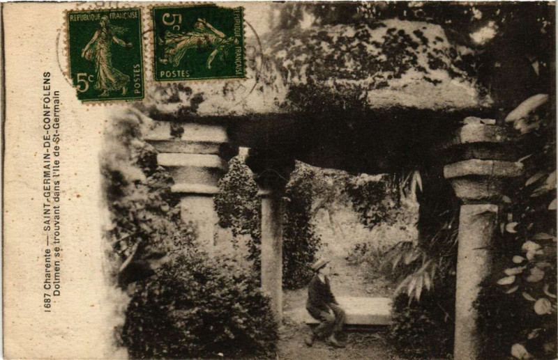 Carte postale ancienne Charente - Saint-Germain-de-Confolens - Dolmen se trouvant dans à Confolens