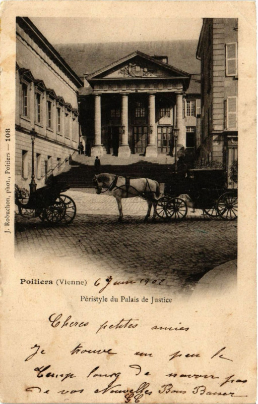 Carte postale ancienne Poitiers - Péristyle du Palais de Justice à Poitiers