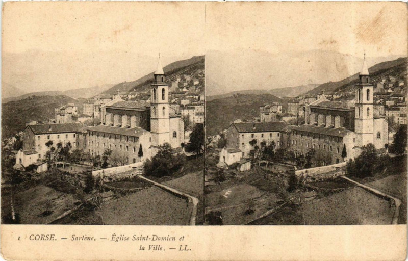 Carte postale ancienne Corse - Sartene- Eglise Saint-Damien et la Ville à Sartène