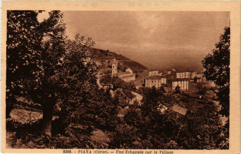 Carte postale ancienne Piana - Une echappée sur le Village Corse à Piana
