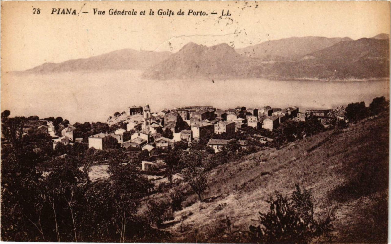 Carte postale ancienne Piana - Vue générale et le Golfe de Porto Corse à Piana