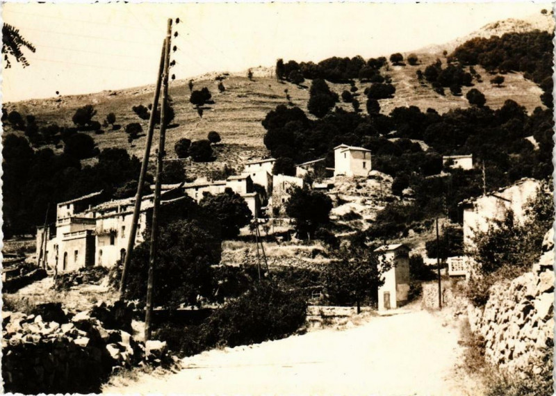 Carte postale ancienne Corse En haute balagne dans le village de Poggiolo Le Hameau à Poggiolo