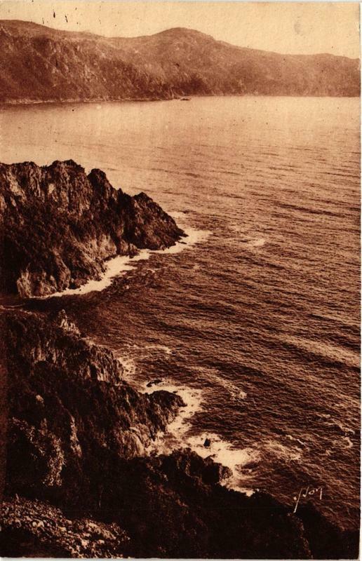 Carte postale ancienne Porto - Murailles d'un rouge éclatant bordant le Golfe Corse à Orto