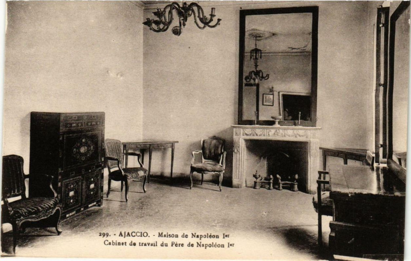 Carte postale ancienne Ajaccio - Maison de Napoléon. Cabinet de travail du Pere Corse à Ajaccio