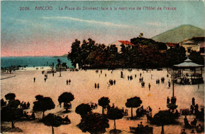 Carte postale ancienne Corse - Ajaccio - La Place du Diamant vue de l'Hotel de France à Ajaccio