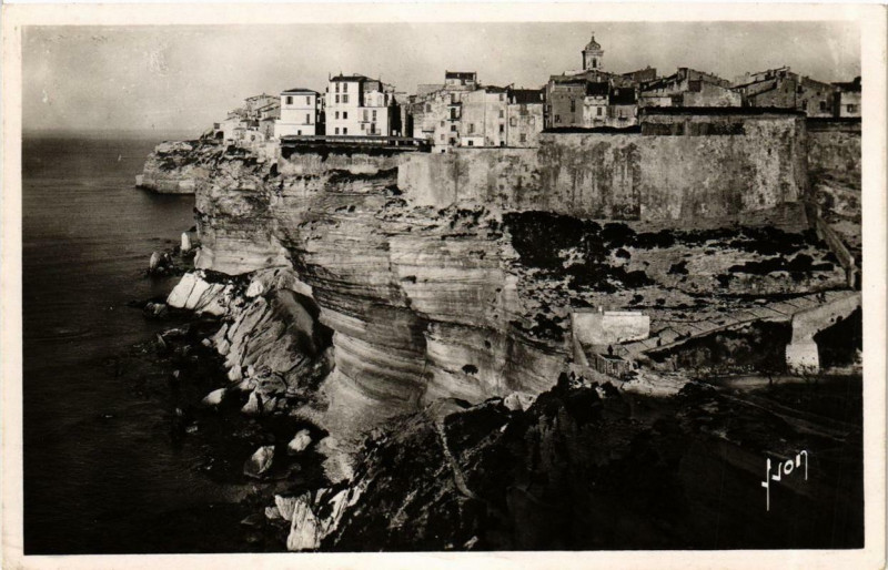 Carte postale ancienne Corse - Bonifacio - La Falaise à Bonifacio