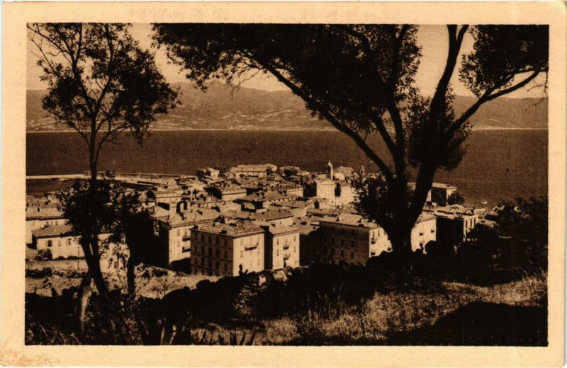Carte postale ancienne Corse - Ajaccio - Une échappée sur la Ville à Ajaccio