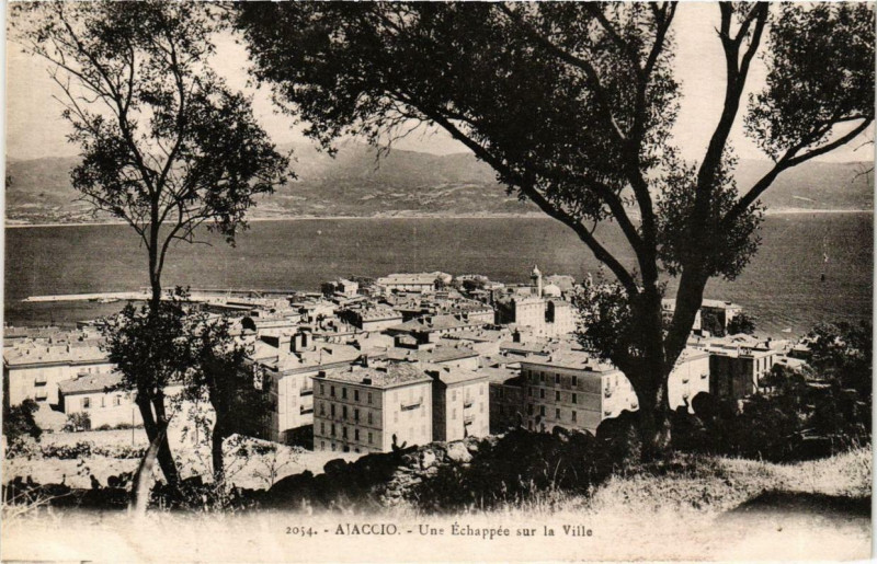 Carte postale ancienne Corse - Ajaccio - Une échappée sur la Ville à Ajaccio