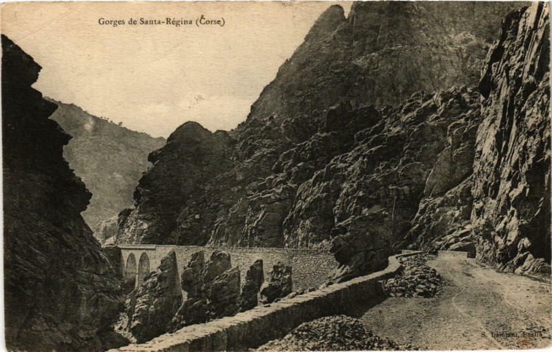Carte postale ancienne Corse Gorge de Santa Regina