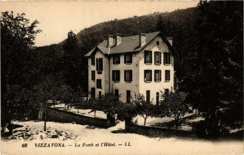 Carte postale ancienne Corse Vizzavona - La Foret et l'Hotel