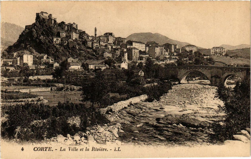 Carte postale ancienne Corse Corte - La ville et la Riviere à Corte