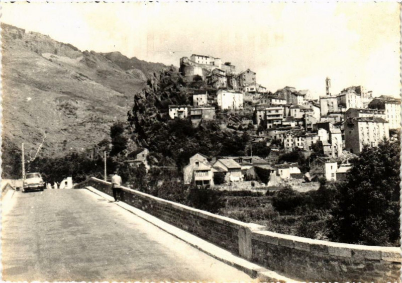 Carte postale ancienne Corse Corte - Vue générale depuis le pont à Corte