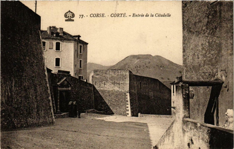 Carte postale ancienne Corse Corte - Entrée de la Citadelle à Corte