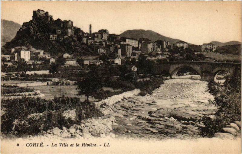 Carte postale ancienne Corse Corte - La ville et la Riviere à Corte