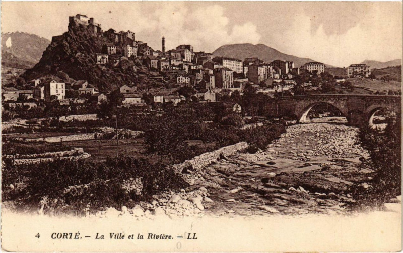 Carte postale ancienne Corse Corte - La ville et la Riviere à Corte