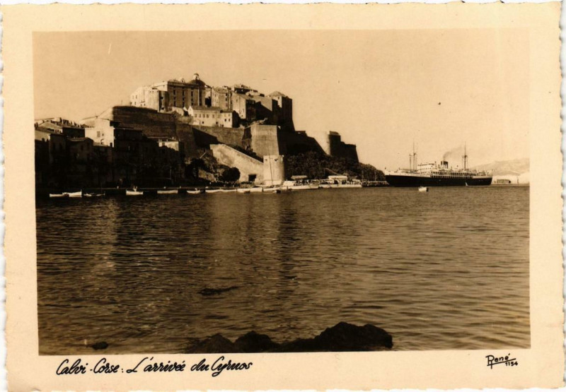 Carte postale ancienne Corse Calvi - L'arrivée du Cyrnos à Calvi