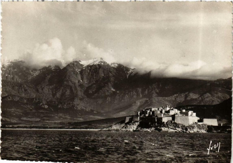 Carte postale ancienne Corse - Calvi - La Citadelle et chaine du Monte Grosso à Calvi