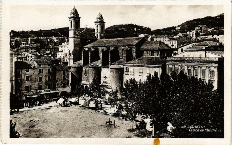 Carte postale ancienne Corse - Bastia - Place du Marché à Bastia