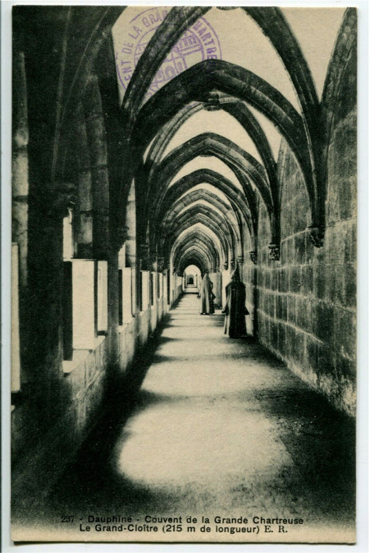 Carte postale ancienne Isère Monastère Grande Chartreuse Le Grand Cloître animé