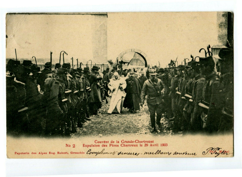 Carte postale ancienne Isère Couvent de Grande Chartreuse Expulsion des Pères n°2