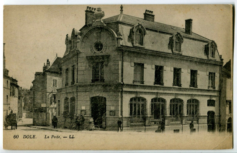 Carte postale ancienne Jura Dole La Poste animation à Dole