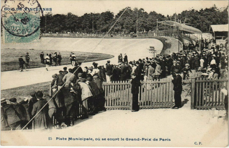 Carte postale ancienne Piste Municipale, où se court le Grand-Prix de Paris à Paris 12e