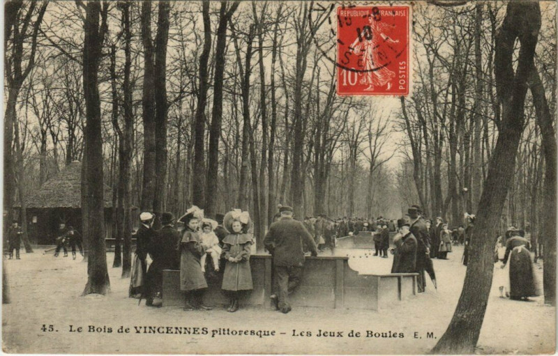 Carte postale ancienne Le Bois de Vincennes pittoresque - Les Jeux de Boules à Paris 12e