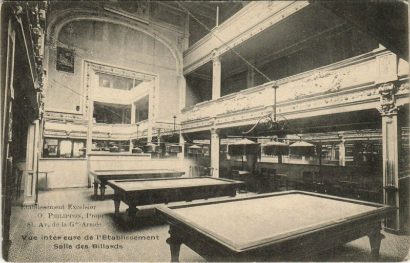 Carte postale ancienne Etablissement Excelsior - Vue Intérieure de l'Etablissement - Salle des Billiards à Paris 16e