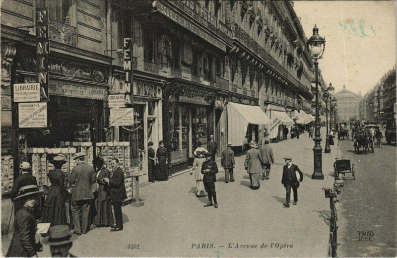 Carte postale ancienne Paris (1e) L'Avenue de l'Opera