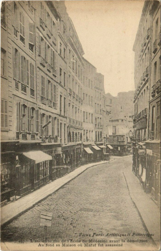 Carte postale ancienne Paris (5e) L'Ancienne rue de l'Ecole à Paris 5e
