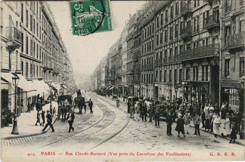 Carte postale ancienne Paris (5e) Rue Claude-Bernard vue prise Carrefour Feuillantes à Paris 5e