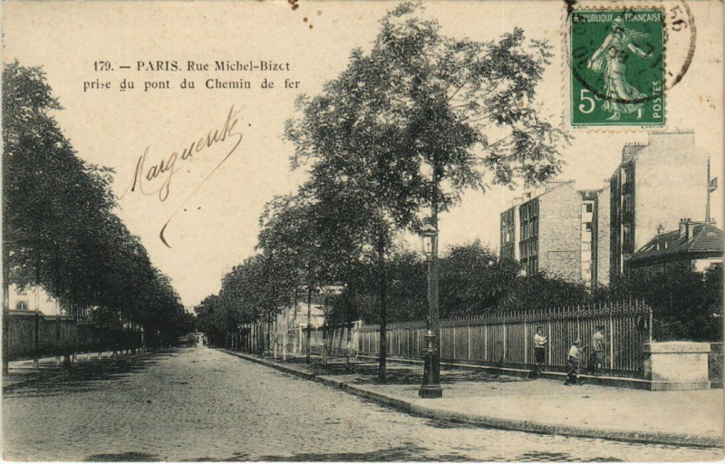 Carte postale ancienne Paris 12e Rue Michel-Bizet. prise du Pont du Chemin de Fer à Paris 12e