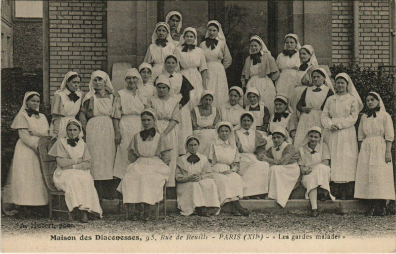 Carte postale ancienne Paris 12e 95 rue de Reuilly. Maison des Diaconesses à Paris 12e