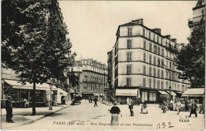 Carte postale ancienne Rue Dugommier et rue Dubrunfaut à Paris 12e