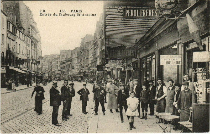 Carte postale ancienne Paris 12e Entrée du Fb Saint-Antoine à Paris 12e