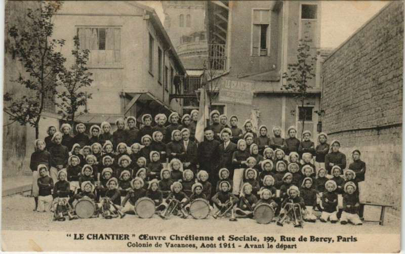 Carte postale ancienne Paris 12e 199 Rue de Bercy. Le Chantier Oeuvre Chretienne à Paris 12e
