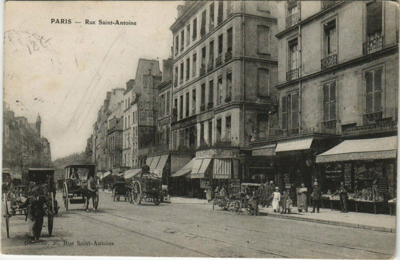 Carte postale ancienne Paris (4e) Rue Saint-Antoine à Paris 4e