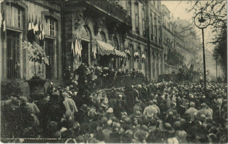 Carte postale ancienne Paris (4e) Poincare Clemenceau sur terrasse de Hotel de Ville à Paris 4e