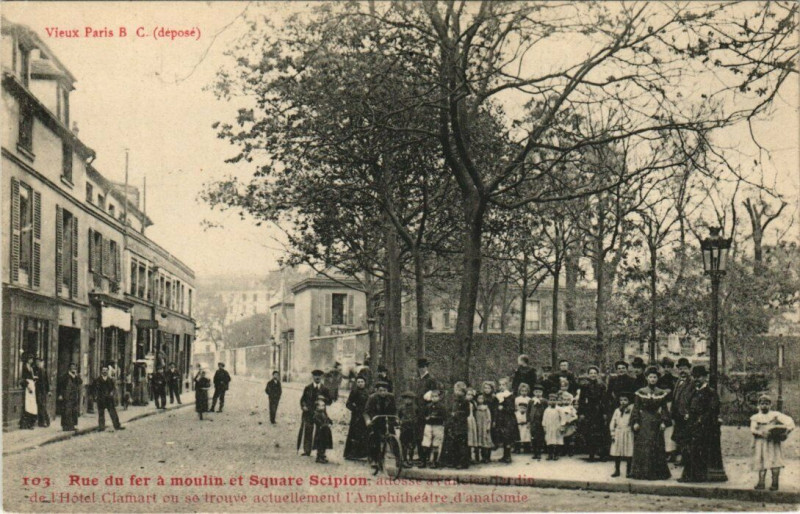 Carte postale ancienne Paris 5e Rue du fer a moulin et Square Scipion à Paris 5e