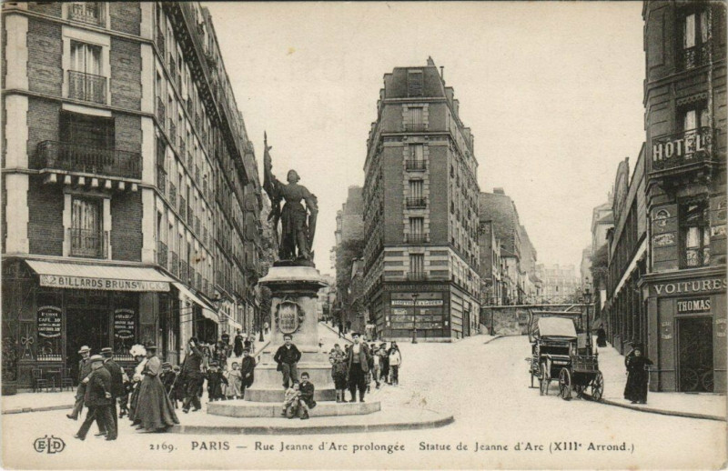 Carte postale ancienne Rue Jeanne d'Arc prolongée - Statue de Jeanne d'Arc à Paris 5e