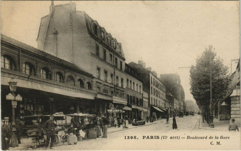 Carte postale ancienne Paris (13e) Boulevard de la Gare à Paris 13e
