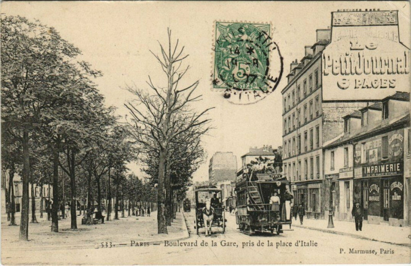Carte postale ancienne Paris (13e) Boulevard de la Gare. pris de la Place d'Italie à Paris 13e
