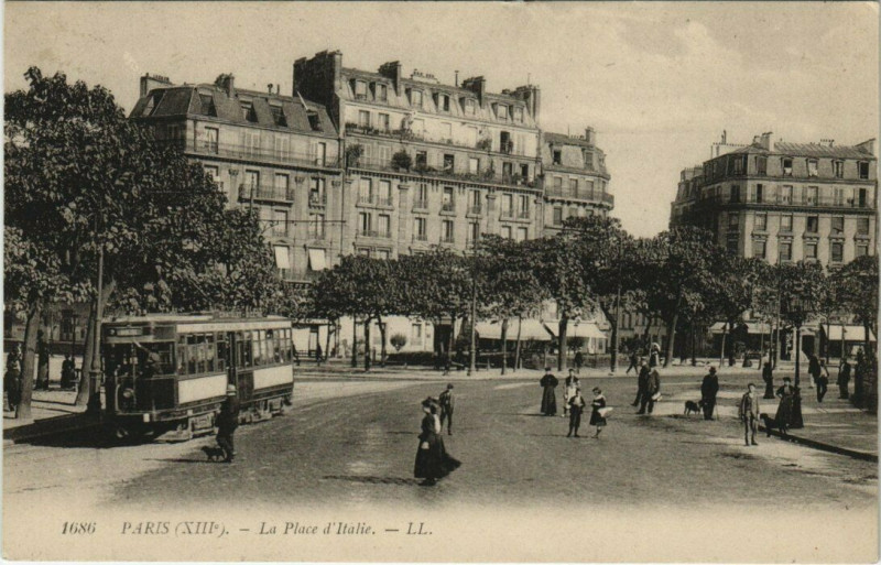Carte postale ancienne Paris (13e) La Place d'Italie à Paris 13e