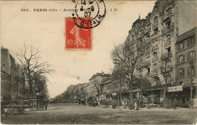Carte postale ancienne Paris (13e) Avenue d'Italie à Paris 13e