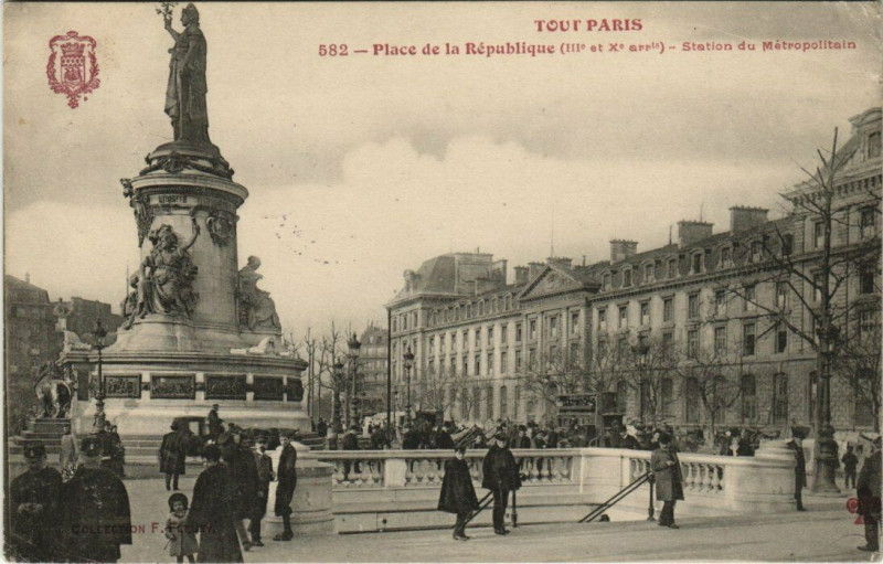 Carte postale ancienne Tout Paris (3e) 582 Place de Republique Station Metropolitain à Paris 3e