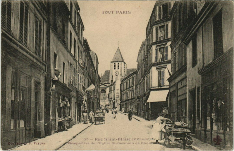 Carte postale ancienne Rue Saint-Blaise - Perspective de l'Eglise St-Germain de Charonne à Paris 20e