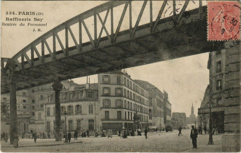 Carte postale ancienne Raffinerie Say - Rentrée du Personnel à Paris 13e
