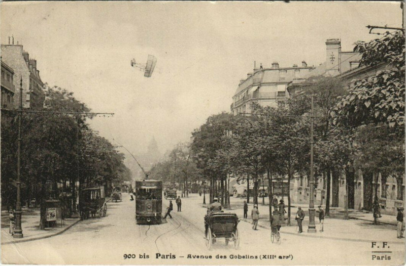 Carte postale ancienne Paris (13e) Avenue des Gobelins à Paris 13e