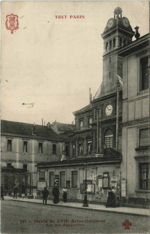Carte postale ancienne Mairie du XVIIe Arrondissement - Rue des Batignolles à Paris 17e