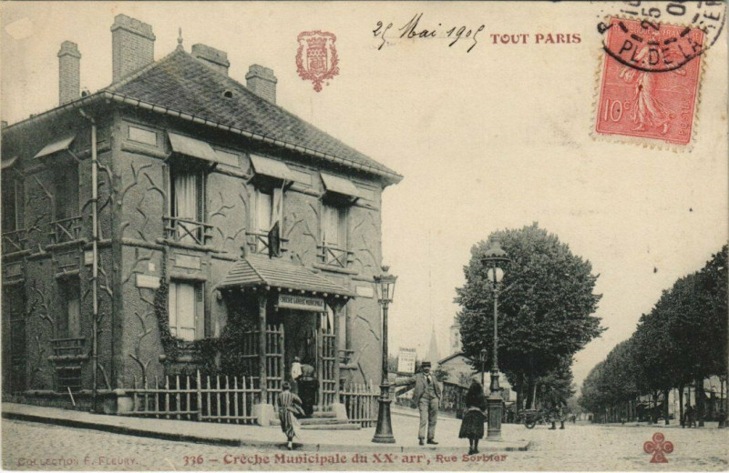 Carte postale ancienne Crèche Municipale du XXe arrondissement, Rue Sorbier à Paris 20e
